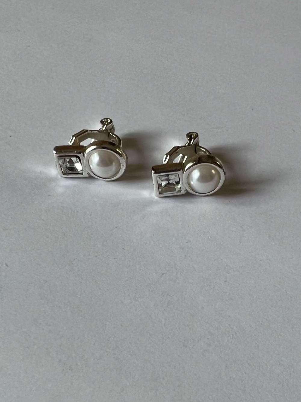 Vintage, dainty silver clip earrings